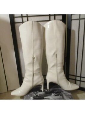 Express White Knee-High Pointed Toe Heeled Boots